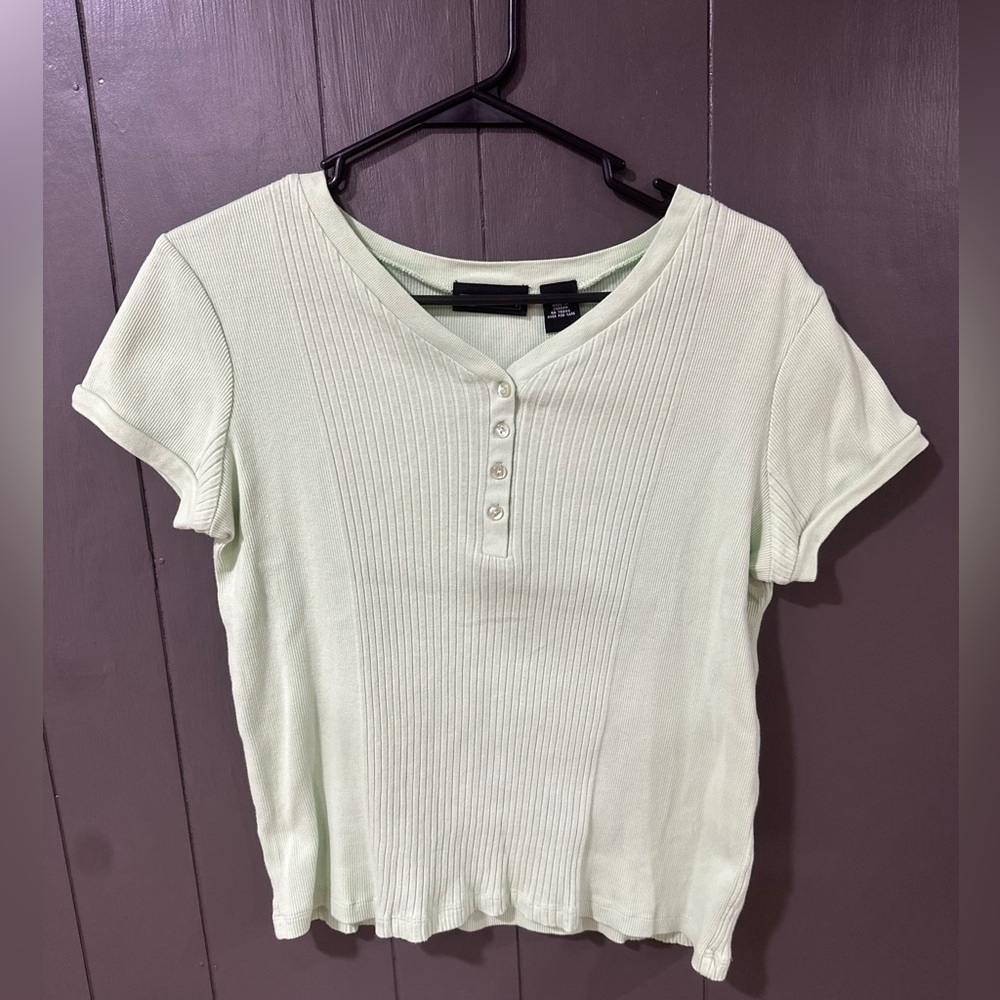 Beautiful mint green short sleeve shirt!